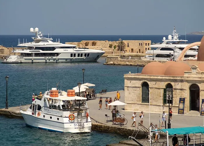 Leo 2 Bdr Overlooking The Harbor Chania (Crete)